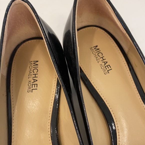 *SOLD* Michael KORS Black Patent Heel Shoes Sz 8.5 - Picture 9 of 11